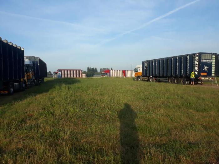 Eerste lossing van het jaar in Quievrain. Eerste lossing van het jaar in Quievrain.