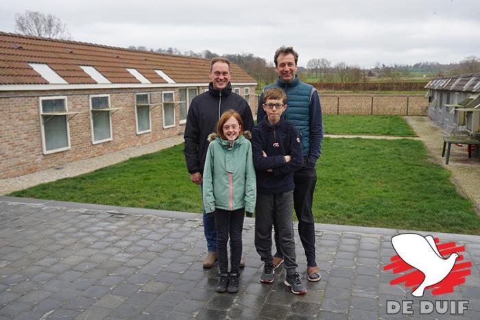 Jeske en Benjamin met hun mentor Joost.