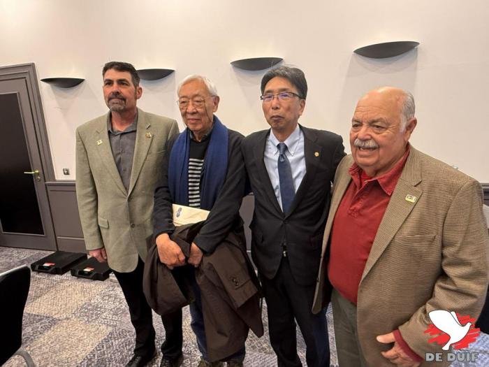  Tim Perry, Kenichi Yoshihara, Mr Hata (Japanse voorzitter) en Andy Rodriguez (American Racing Pigeon Union).