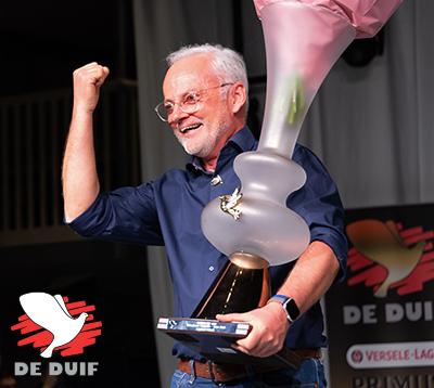 Michael Schmell tijdens de huldiging van de Internationale Zware Fond Gouden Duif!