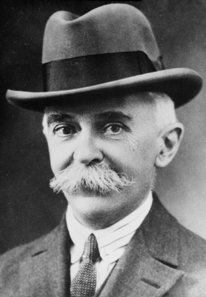 Pierre de Frédy, baron de Coubertin (1863-1937).