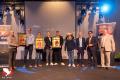 De Gouden Duif-laureaten ontvingen een schitterende Japanse geishapop van Tadashi Shimamura van Chamion Trade Co. Ltd., Japan. Voor Gerard en Bas Verkerk bracht Tadashi n.a.v. hun vijfde overwinning iets speciaals mee, een unieke Samurai-helm!