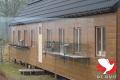 Het nieuwe hok "oude" stijl. Ondertussen is het puntdak vervangen door een plat dak en zijn er andere volières voor de hokken gekomen. Het is de prestaties zeker ten goede gekomen!