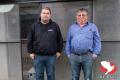 Sebastien Courtens (l) en Geert Maroy (r): de sportieve samenwerking tussen twee generaties duivenmelkers resulteerde in een hele resem nationale asduiven 2023.