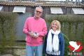 Michel Van Muijlder en echtgenote Sonja in hun nopjes met de 1e Asduif Snelheid Jaarlingen. Daar bovenop werd de “Danny” ook nog Olympiadeduif.